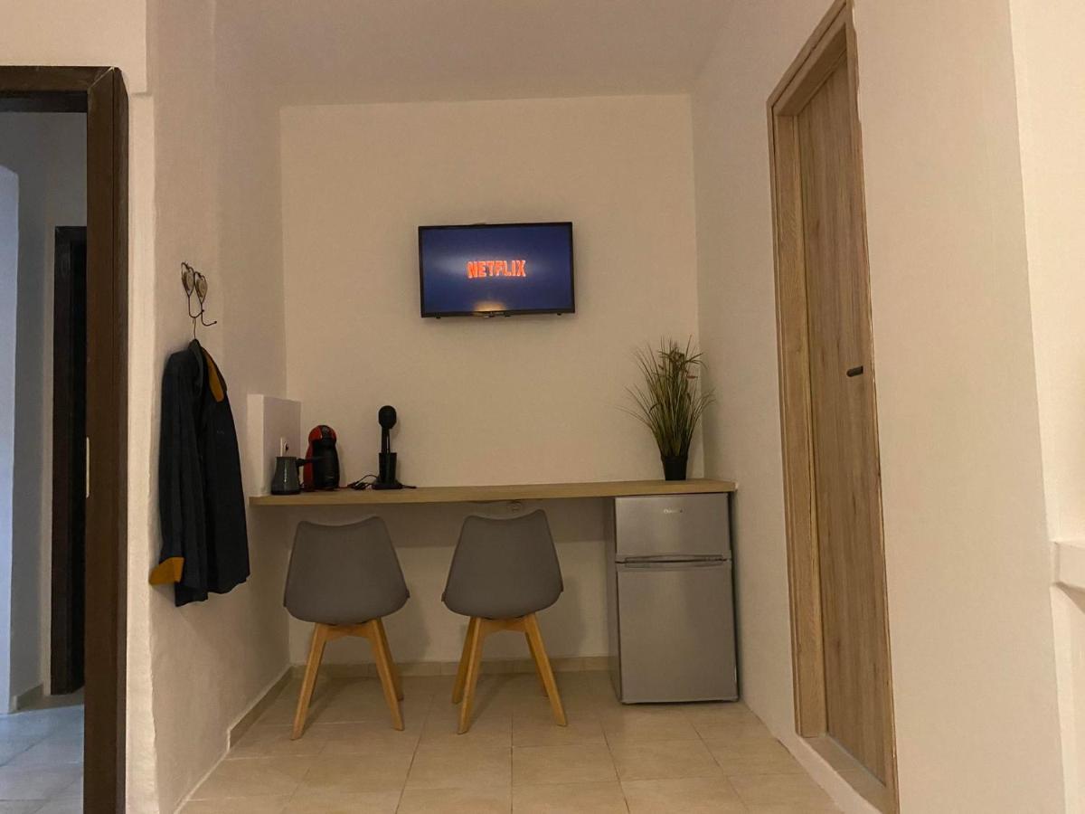 Popi'S Apartment Goníai Buitenkant foto